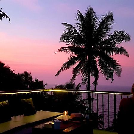 Aria Beach Resort 瓦加托 外观 照片
