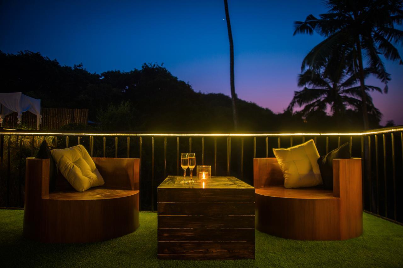 Aria Beach Resort 瓦加托 外观 照片