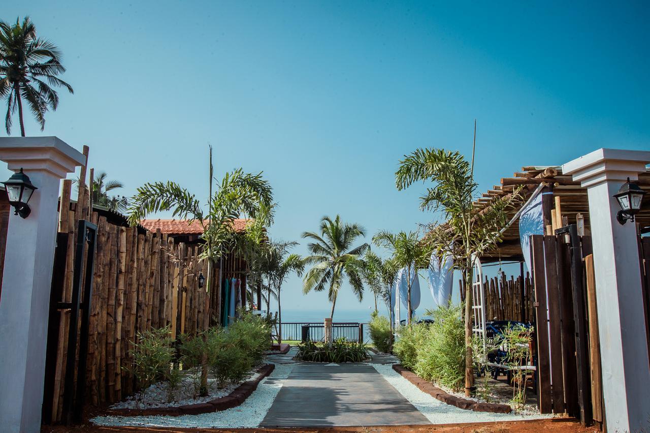Aria Beach Resort 瓦加托 外观 照片