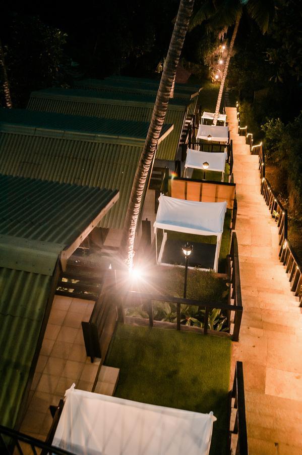 Aria Beach Resort 瓦加托 外观 照片